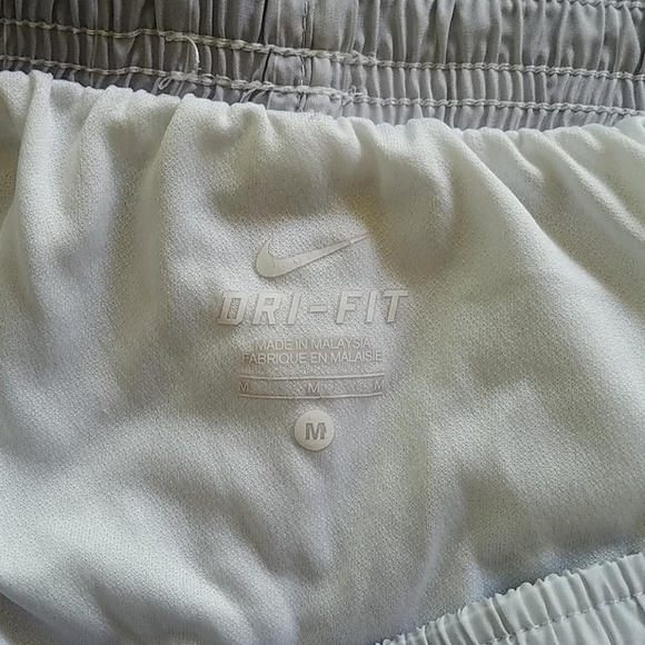 NIKE DRI FIT BUILT IN UNDERWEAR  RUNNING SHORTS - Picture 5 of 6